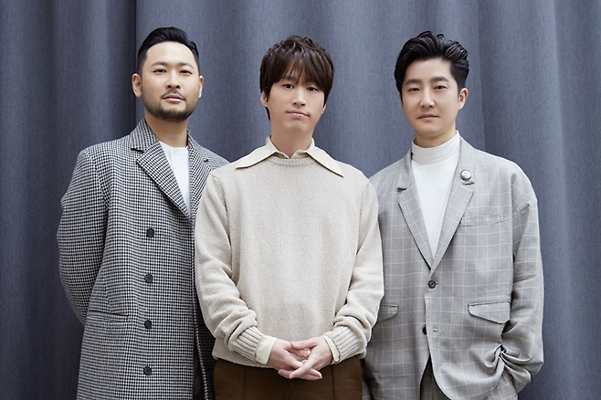 에픽하이가 18일 오후 정규 10집 첫 번째 앨범 '에픽하이 이즈 히어 상' 발매 기념 온라인 기자간담회를 열었다. 왼쪽부터 미쓰라, 타블라, 투컷. ㈜아워즈 제공