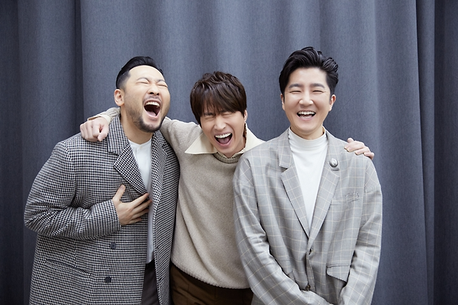 에픽하이의 정규앨범 발매는 3년 3개월 만이다. 타이틀곡은 '로사리오'와 '내 얘기 같아' 두 곡이다. ㈜아워즈 제공