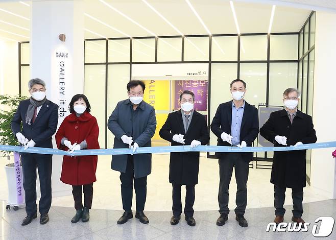 군산대 박물관 갤러리 '잇-다'가 황룡문화관 2층에 문을 열었다.© 뉴스1