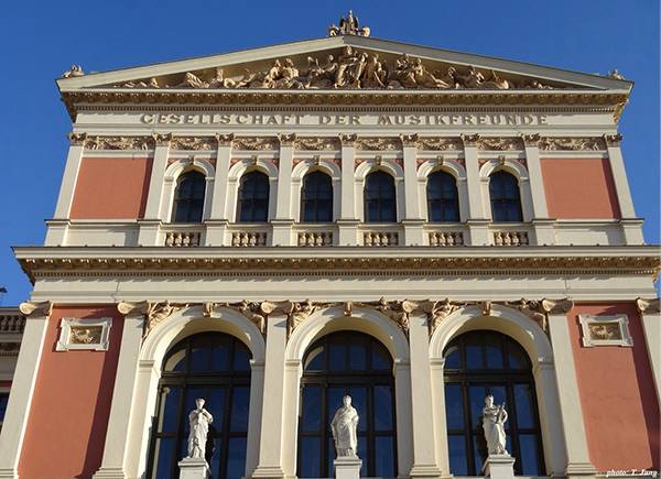 비엔나 필하모닉이 상주하는 무직페어라인.