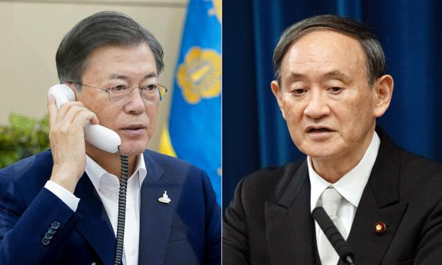 문재인 대통령이 지난해 9월 24일 청와대에서 스가 요시히데(菅義偉) 일본 총리와 전화 회담을 하고 있다. 청와대 제공