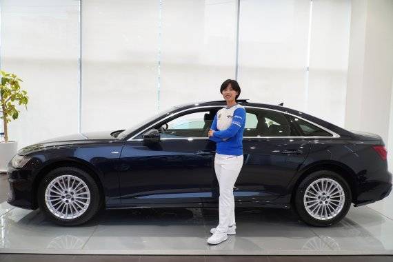 아우디 자동차 공식딜러인 태안모터스 홍보대사에 위촉된 안나린. /사진=위즈 컴퍼니