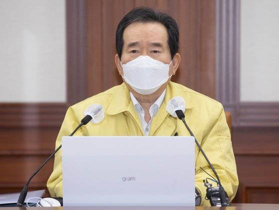 정세균 국무총리가 지난 20일 서울 종로구 세종로 정부서울청사에서 열린 코로나19 대응 중대본회의에서 모두발언을 하고 있다. 뉴스1