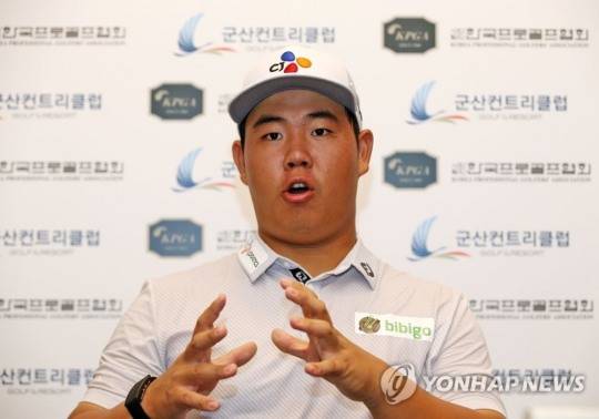 우승 인터뷰하는 김주형 
[KPGA 제공]