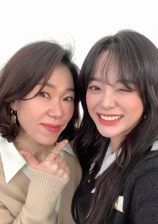 On the 20th, Kim Se-jeong posted a number of photos on his personal instagram with an article entitled Tomorrow is released?In the open photo, Kim Se-jeong took a friendly self-portrait with Actor Yeom Hye-ran, Yoo Jun-sang and Jo Byung-gyu.Especially, the cheerful and warm atmosphere and brilliant visual attracts attention.The netizens who watched this showed various reactions such as I love the small team, It is so beautiful and It is a real angel to laugh.On the other hand, Kim Se-jeongs Wonderful Rumor will be completed by Kim Sae-bom, a new director from the 14th director, Yoo Sun-dong.