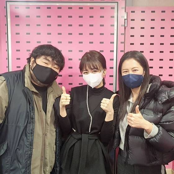 영화 '세자매'를 연출한 이승원 감독, 박하선, 문소리 /사진=SBS 라디오 파워FM '박하선의 씨네타운' 공식 인스타그램