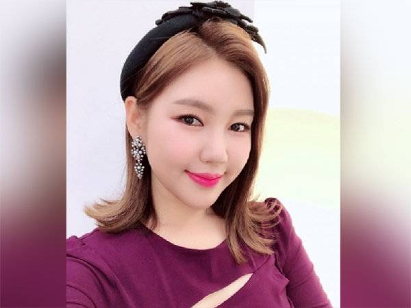 트로트가수 송가인.