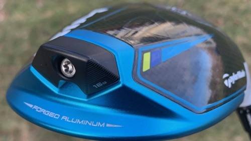 테일러메이드의 올해 신 모델 SIM2는 카본 파이버 비중을 늘려 무게를 더 가볍게 했다.