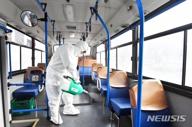 경기도, 버스 소독…코로나19 차단