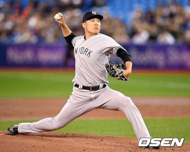 [OSEN=토론토(캐나다, 온타리오주), 곽영래 기자]1회말 뉴욕 양키스 다나카 마시히로가 역투하고 있다. / youngrae@osen.co.kr