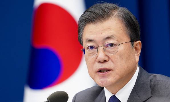 문재인 대통령이 21일 오후 청와대 여민1관에서 열린 국가안전보장회의(NSC) 전체회의 및 외교안보부처 업무보고에 참석해 발언하고 있다. 뉴시스