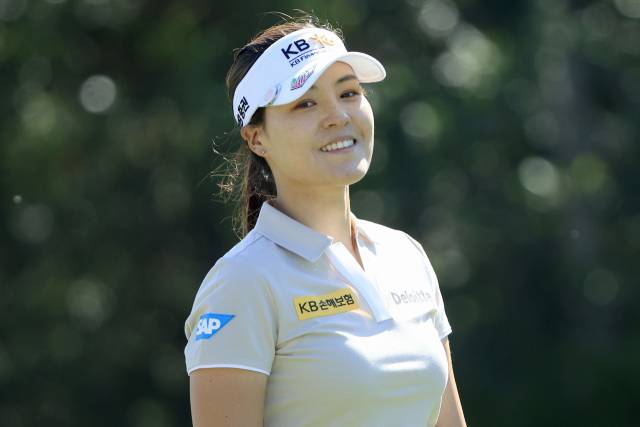 전인지가 다이아몬드 TOC 1라운드 7번 홀에서 버디를 잡은 뒤 미소를 짓고 있다. /AFP연합뉴스