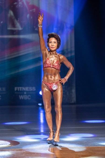 지난달 4일 경기 과천에서 열린 제24회 WBC 피트니스 오픈 월드 챔피언십 피규어 38세 이상부에서 포즈를 취하고 있는 임종소 씨. 임종소 씨 게종.