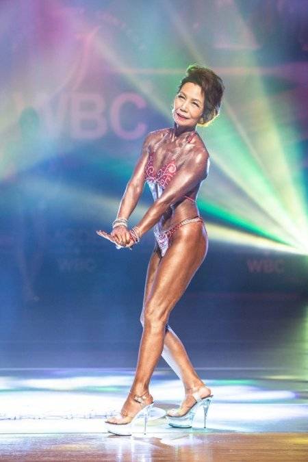 지난달 4일 경기 과천에서 열린 제24회 WBC 피트니스 오픈 월드 챔피언십 피규어 38세 이상부에서 포즈를 취하고 있는 임종소 씨. 임종소 씨 제공.