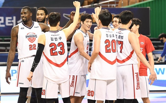 5연승을 달린 현대모비스가 단일팀 700승 고지에 올랐다. 사진=KBL 제공