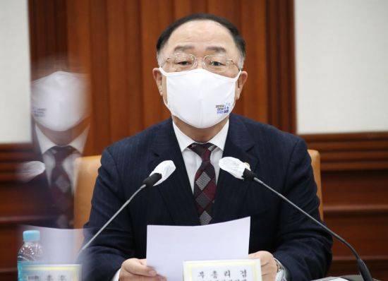 홍남기 경제부총리 겸 기획재정부 장관. [이미지출처=연합뉴스]