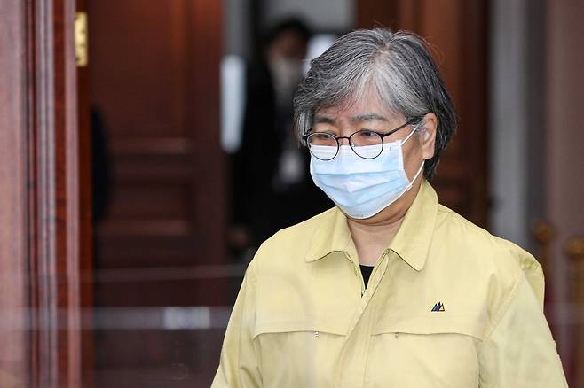 정은경 질병관리청장이 22일 오전 서울 종로구 정부서울청사에서 열린 코로나19 대응 중앙재난안전대책본부(중대본) 회의에 참석하고 있다. (공동취재사진) 2021.01.22./뉴시스