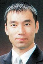 2001년 1월 26일 일본 도쿄 신오쿠보역에서 선로에 떨어진 일본인을 구하려도 숨진 이수현씨(당시 26세). 한국일보 자료사진
