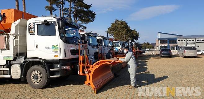 겨울철 도로 제설 준비를 마친 강원 강릉시(시장 김한근).(사진=강릉시 제공)