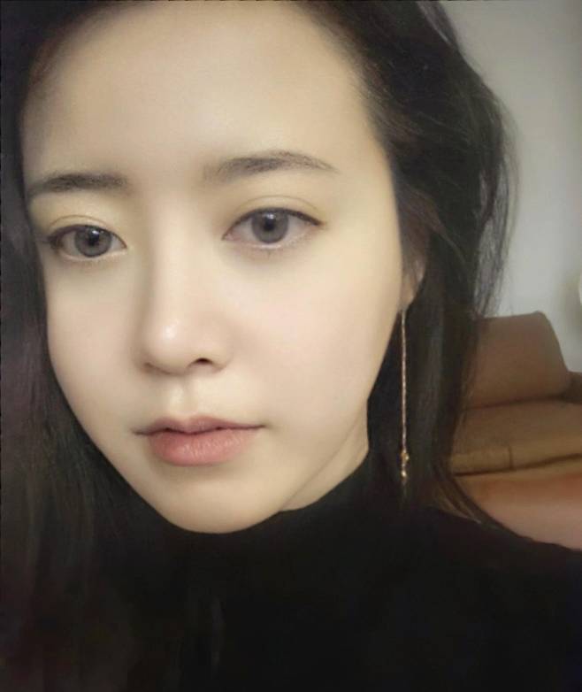 Ku Hye-sun posted several photos on his Instagram on the 25th with an article entitled I like this.In the public photos, Ku Hye-suns Selfie was included.Ku Hye-sun is a two-nationLado boasted a visual while believing, especially in light makeup, which also showed off an alluring aura: a visual that understands Ku Hye-suns grounded confidence.Ku Hye-sun, who boasts white skin and distinctive features. Ku Hye-suns dolls without humiliation are also outstanding in close-ups.Meanwhile, Ku Hye-sun is communicating with fans by running YouTube channel Studio Ku Hye-sun.