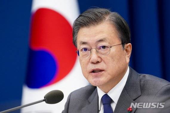 [서울=뉴시스]추상철 기자 = 문재인 대통령이 지난 21일 오후 청와대 여민1관에서 열린 국가안전보장회의(NSC) 전체회의 및 외교안보부처 업무보고에 참석해 발언하고 있다. 2021.01.21. scchoo@newsis.com /사진=뉴시스