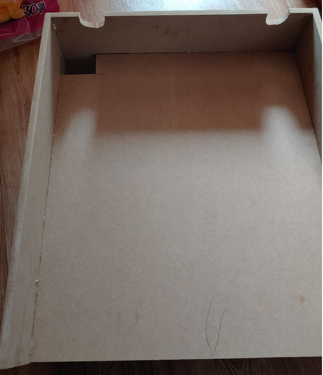 (우선 나무를 제단해서 붙여준다)