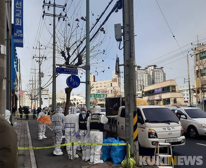 ▲ 종교단체 소속 모 국제학교(비인가시설) 방역 장면.