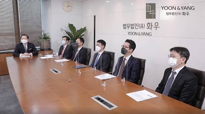 22일 법무법인 화우가 주한미국상공회의소와 공동으로 ‘CEO 리스크: 새로운 도전에 대한 방향제시 웨비나’를 열었다./사진제공=법무법인 화우