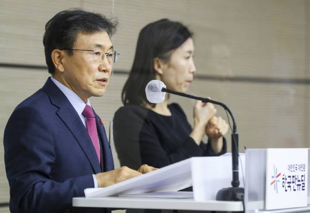 정부는 코로나 백신 5건, 치료제 3건 이상을 2021년 내에 도입하겠다고 밝혔다. /사진=보건복지부 제공