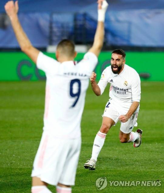 레알 마드리드는 세계가 공인하는 스페인 최고 명문 축구클럽이다. 사진은 지난 해 12월 아틀레티코와의 경기에서 중거리슛으로 상대 자책골 유도한 카르바할. [로이터=연합뉴스]