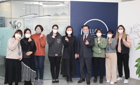 박승원 광명시장은 광명희망나기운동본부에 1억원(누적금액) 이상 후원한 ㈜지엔텍, 광명동부새마을금고, ㈜일론 3곳을 방문해 감사 인사를 전했다. / 사진제공=광명시