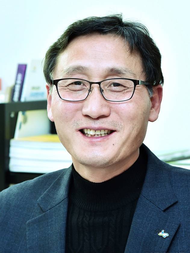 수원시는 곽호필 전 시 도시정책실장(3급, 부이사관)을 정책특별보좌관으로 임명했다고 26일 밝혔다. / 사진제공=수원시