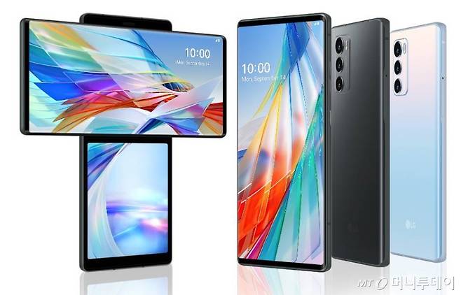 LG전자가 2020년 출시한 전략 스마트폰 'LG 윙'. /사진제공=LG전자