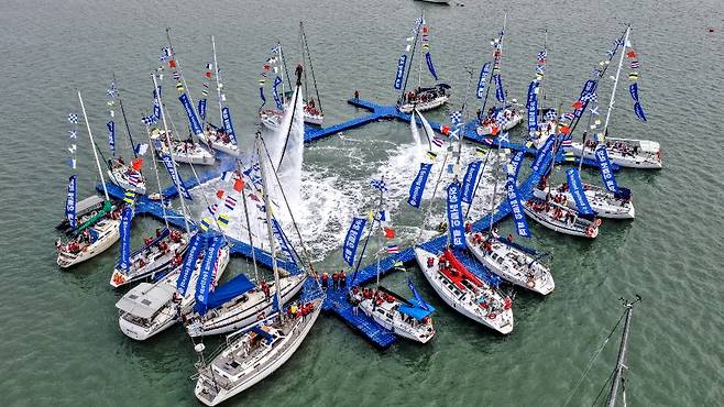 화성뱃놀이축제와 파주장단콩축제 등이 올해 경기도를 대표하는 지역축제에 선정됐다. 사진은 화성뱃놀이축제 장면. / 사진제공=경기도