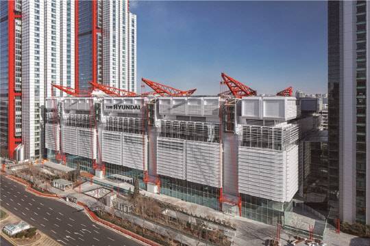 현대백화점이 여의도에 미래형 백화점 '더현대 서울'을 선보인다. <현대백화점 제공>