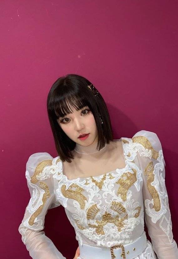 Song Yuqi posted several photos on the official SNS of (G)I-DLE on Friday, along with snowflake emojis.In the open photo, Song Yuqi is styled as a stage costume with straight hair and gold decoration. He takes various poses in a space that looks like a waiting room.A doll-like beauty and a lovely atmosphere catches the eye.Fans who encountered the photos responded such as Bobby Doll, It is so cute and Song Yuqi shining today.On the other hand, the group (G)I-DLE, which Song Yuqi belongs to, released the mini 4th album I burn on the 11th and is working as the title song Hwa ().