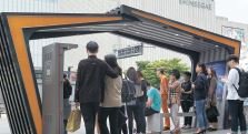 LINC+사업단 가족회사의 기술과 학생 디자인으로 개선한 천안종합버스터미널 앞 유개승강장 [사진 한국기술교육대]