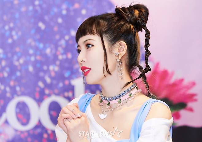 현아 '완벽한 턱선'[★포토]