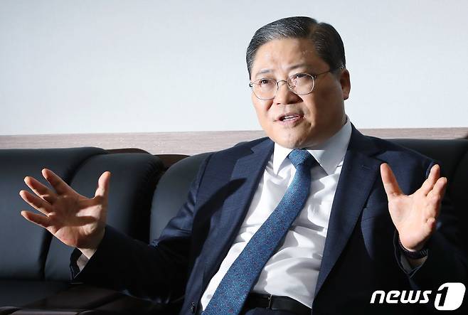 소강석 한국교회총연합 대표회장(새에덴교회 담임목사)가 25일 오후 서울 종로구 연지동 한국기독교회관에서 뉴스1과 인터뷰를 갖고 있다. 2021.1.25/뉴스1 © News1 박정호 기자