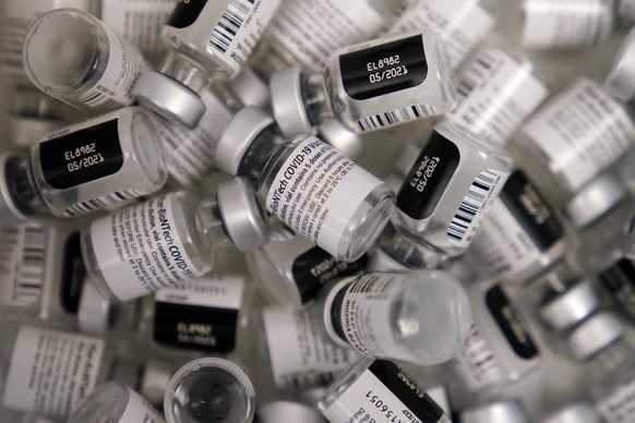 미국 네바다주 라스베이거스 지역에서 사용되고 버려진 백신 용기. /AP연합뉴스
