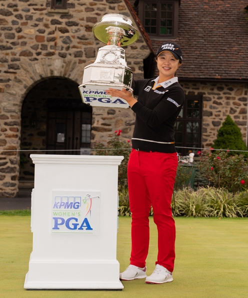 김세영 프로가 미국골프기자협회(GWAA)가 선전하는 2020년 '올해의 여자 골프 선수'로 선정되었다. 사진은 2020년 미국여자프로골프(LPGA) 투어 메이저 골프대회 KPMG 위민스 PGA챔피언십 우승을 차지했을 때 모습이다. 사진제공=Darren Carroll/PGA of America