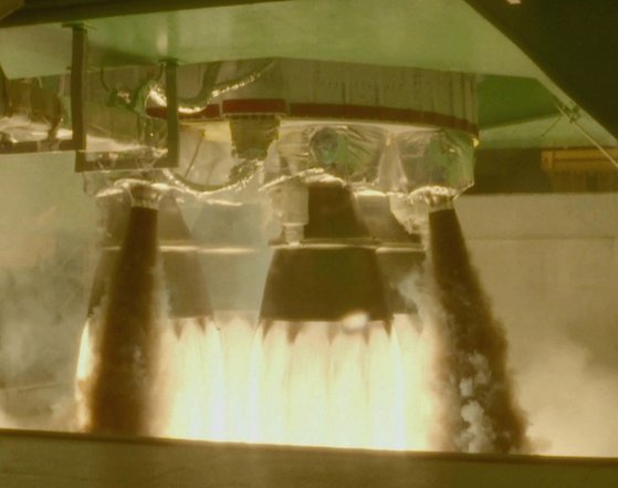 누리호 로켓엔진 4기 결합 연소시험 성공