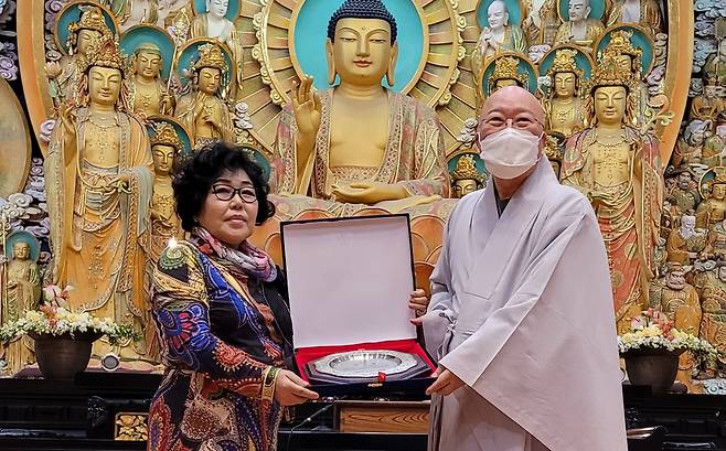 여예진 인도 첸나이비엔날레 조직위원장(왼쪽) [케이아트(K-ART) 국제교류협회 제공]