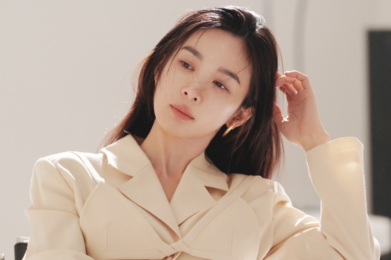tvN 월화드라마 '낮과 밤'의 제이미 레이튼 역을 맡은 배우 이청아/사진=킹스랜드