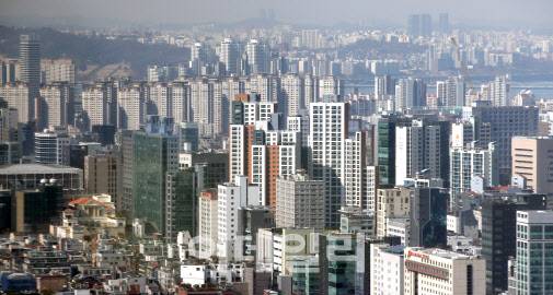 한국무역협회에서 바라본 강남의 아파트 단지의 모습.   [사진=이데일리DB]