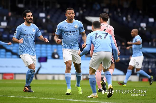 결승골을 넣은 가브리엘 제주스(가운데). 게티이미지코리아