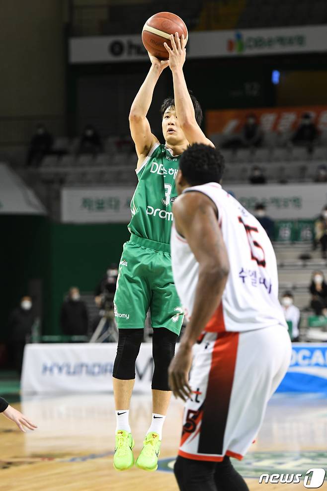 프로농구 원주 DB가 KT를 제압했다. (KBL 제공)© 뉴스1