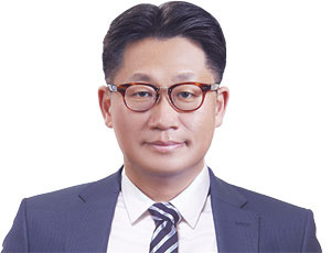 허욱 연세대 경영학·법학, 베이징대 법학 박사, 사법시험 43회, 사법연수원 33기, 전 법무법인 율촌 상하이 대표처 대표