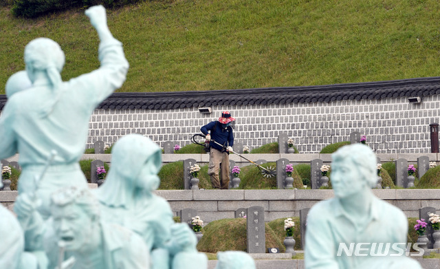 [광주=뉴시스] = 광주 북구 운정동 국립5·18민주묘지. (사진=뉴시스DB). photo@newsis.com