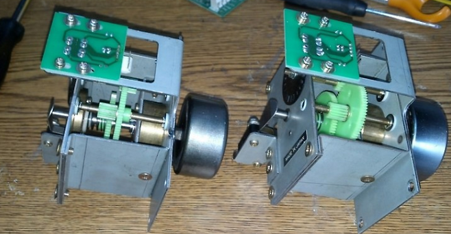 (로스트월드에 맞춘 로터리 레버이자 버튼. 지금은 이베이 등에서 개당 700달러가 넘게 입찰되고 있다...ㅠ_ㅠ)